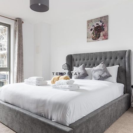 Modern Private Apartment -Balcony-Tube Station Londres Exterior foto